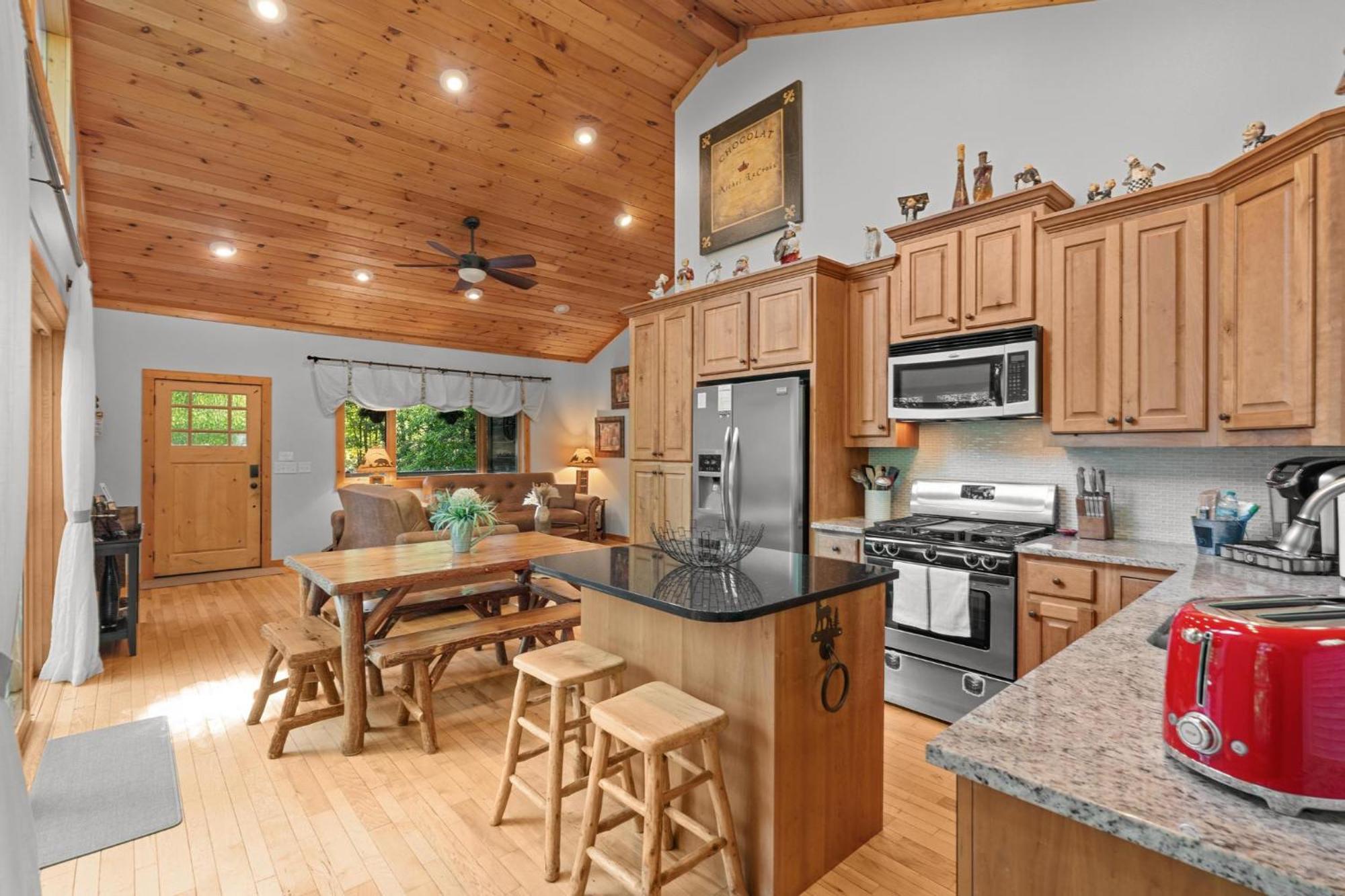 Lux Mtn Cabin - Hot Tub, Fire Pit, Game Room Franklin Esterno foto