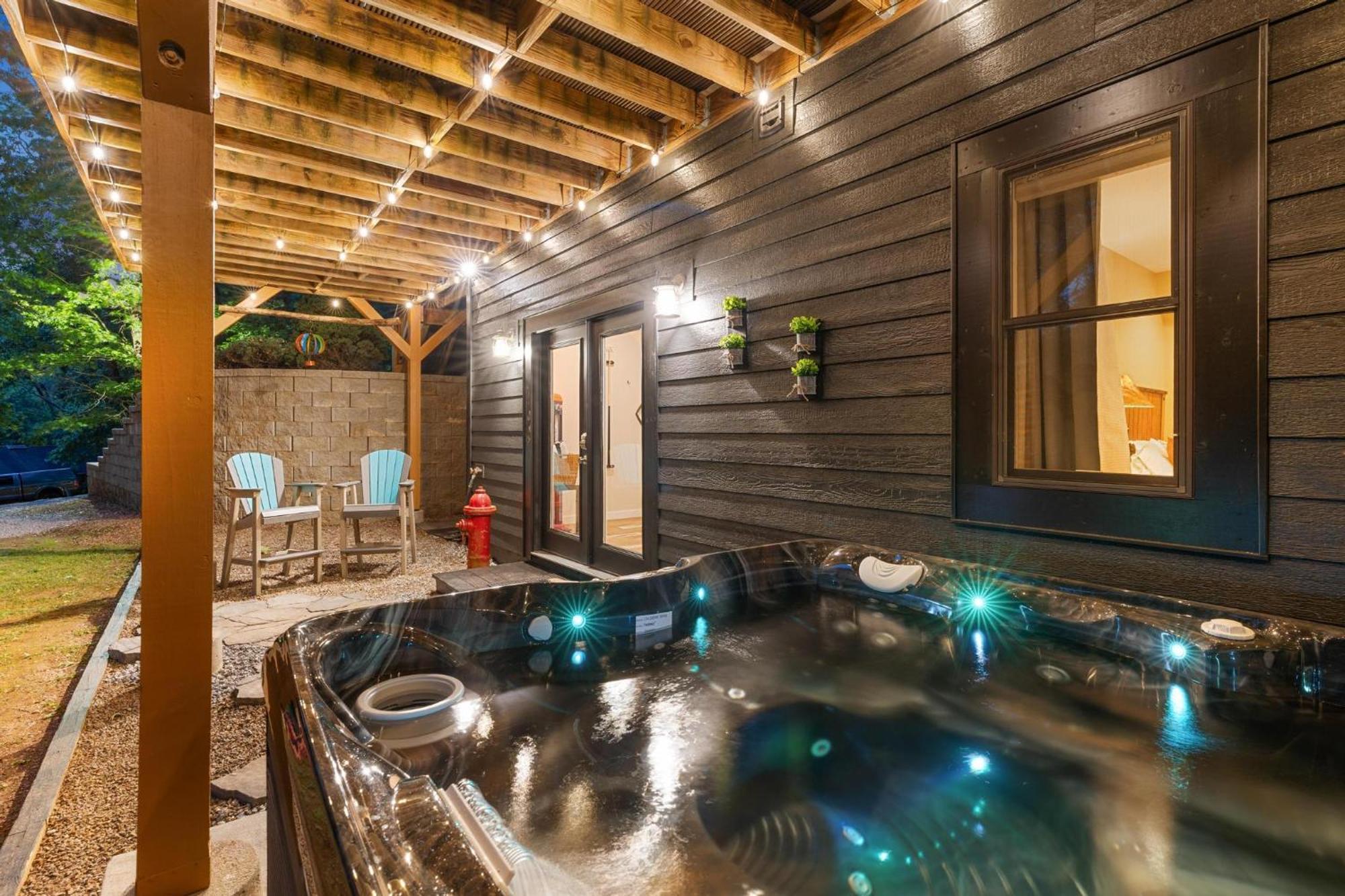 Lux Mtn Cabin - Hot Tub, Fire Pit, Game Room Franklin Esterno foto