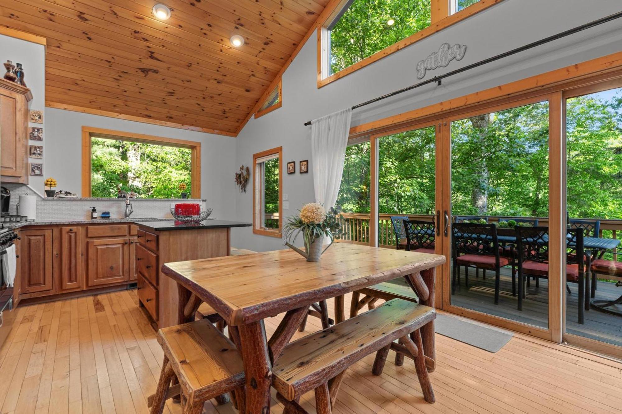 Lux Mtn Cabin - Hot Tub, Fire Pit, Game Room Franklin Esterno foto