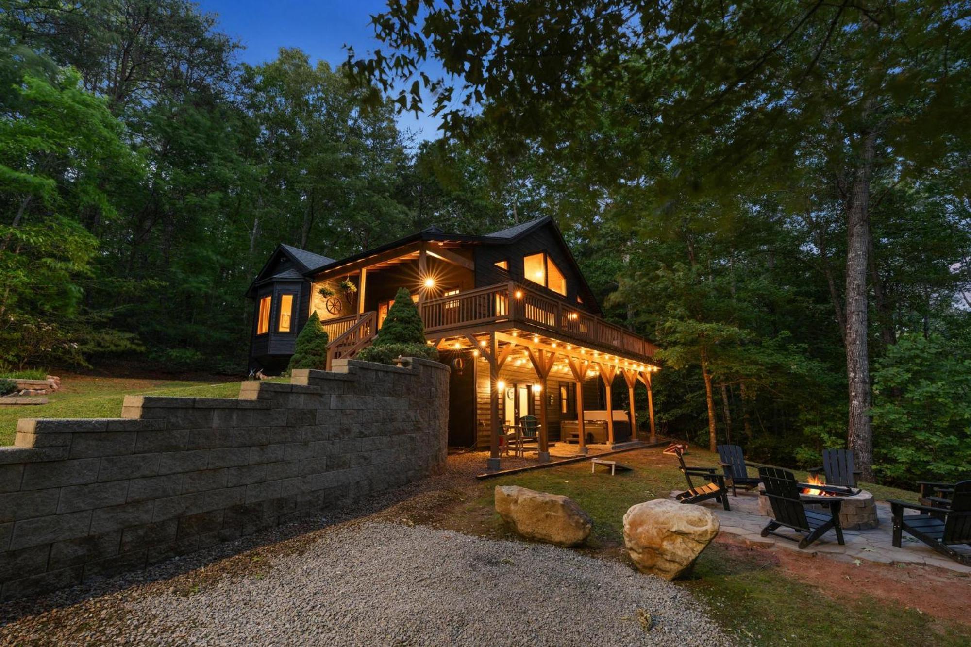 Lux Mtn Cabin - Hot Tub, Fire Pit, Game Room Franklin Esterno foto