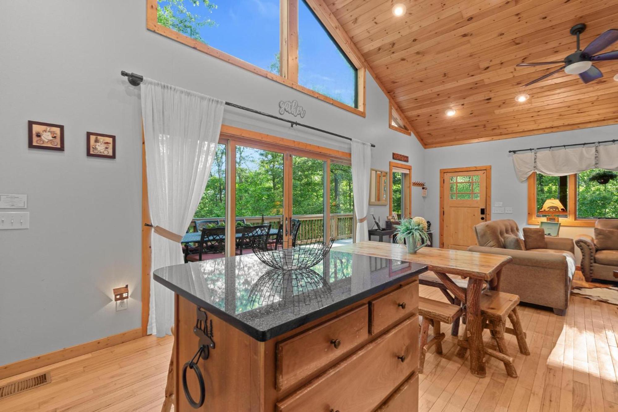Lux Mtn Cabin - Hot Tub, Fire Pit, Game Room Franklin Esterno foto